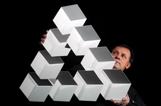 Francis Tabary with impossible triangle